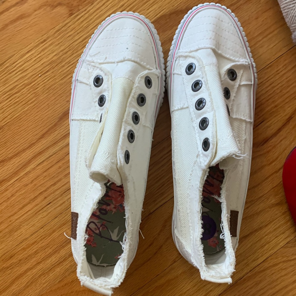 White sneakers never worn